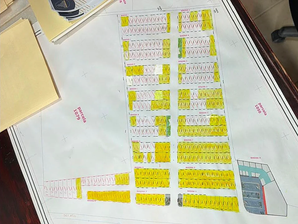 Plano real de Fraccionamiento Bugambilias con lotes vendidos marcados en amarillo